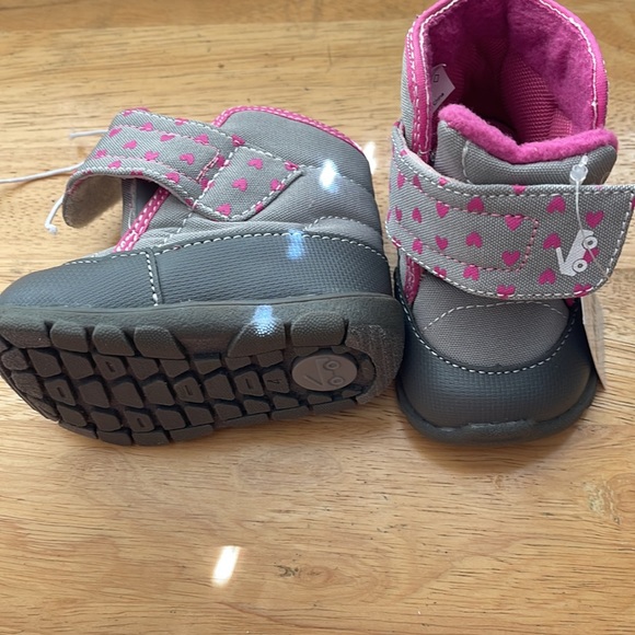 NWT Gray pink little girl baby boots - Picture 4 of 8
